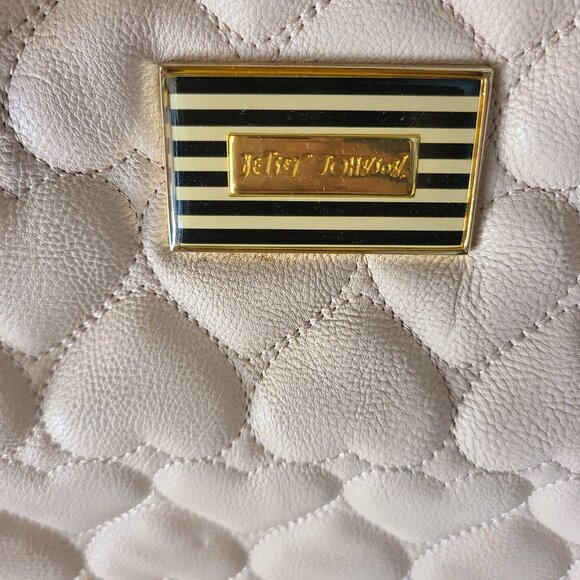 Betsy Johnson Quilted Heart Design Weekender Clutch Purse - Picture 2 of 12